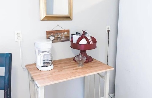 Pevely Apartment | Upstairs 2 bedroom Private Apt Off I- 55 in Pevely