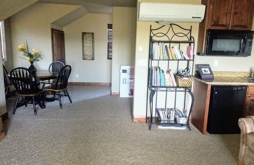 Veyo House | Upstairs casita, beautiful, quiet 5 acre ranch overlooking valley.