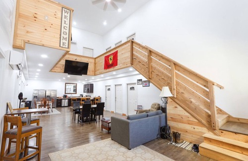 Keeling Hotel | Upstairs Double Queen