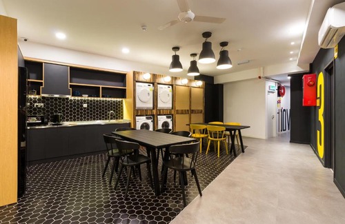 Kampung Pandan Dalam Hostel | Upstairs Downstairs CoLiving Kampung Pandan