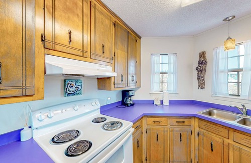 Surf Side Shores House | Upstairs duplex near the beach with deck, outdoor shower, W/D, streaming, & AC
