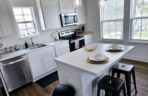 Denver Heights House | Upstairs duplex prime location
