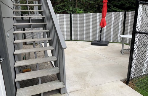 Sagle House | Upstairs Getaway by Steve & Pat