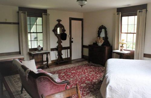 Beverly Apartment | Upstairs Historic 1 Bedroom 1 Bath Suite with Mini-Kitchen, Porch & River Views