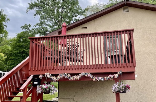 Richmond House | UPSTAIRS LAKE HOUSE