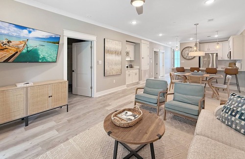 Diamondhead Condo | Upstairs Newly Built Condo at Diamondhead Country Club - Walk to the Clubhouse