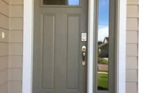 Sioux Falls Apartment | Upstairs of a newer ranch style home. Owner resides in locked off basement.