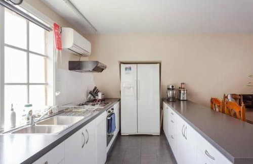 Flemington Apartment | Upstairs Studio Apartment with street access