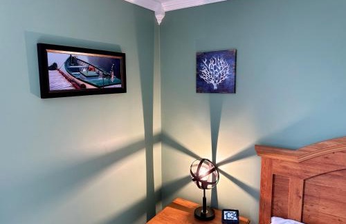 Norman's Cove-Long Cove House | Upstairs @ The Homestead Oceanfront Suites