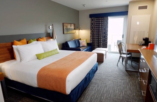 Circleville Resort | Upstate New York's Ultimate Waterpark Getaway! 3 Spacious Rooms w/Free Parking!