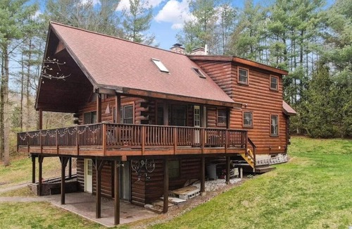 Hollowville Cabin | Upstate Private Cabin Getaway