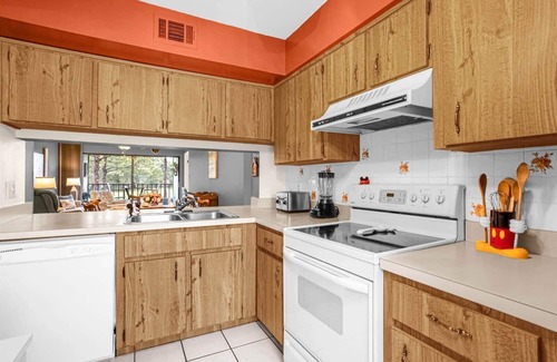 Ventura Apartment | Upstay 2BR Golfer's Retreat w Patio—Ventura Resort