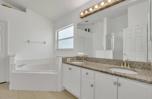 Indian Point House | Upstay - Big Home w Pool-Games-BBQ - Near Disney!