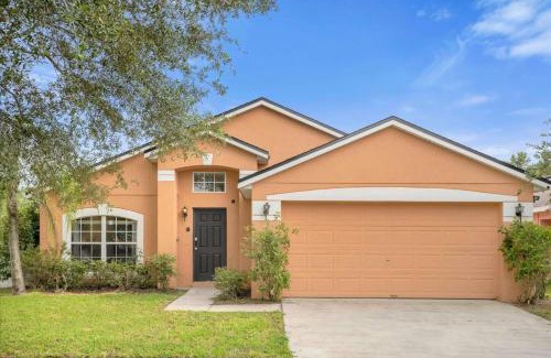 Sandy Ridge House | Upstay - Bungalow w Private Pool Hot Tub Lake View