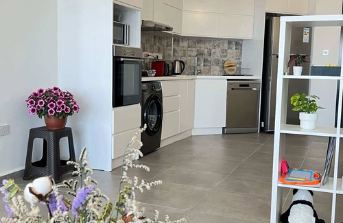 Ghaziveran Apartment | Upstay: Modern 2BR Sea Side Apartment with Balcony