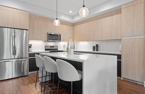 West Congress Apartment | Upstay: Modern & Pet-friendly 2BR Home near SoCo