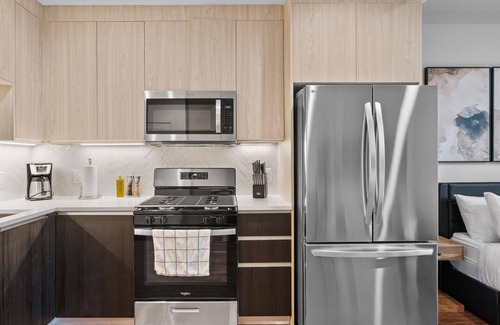 West Congress Apartment | Upstay Modern Studio Near South Congress Avenue!