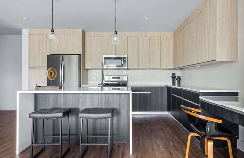 West Congress Apartment | Upstay Renovated Contemporary Apartment near SoCo