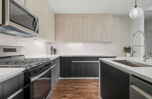 West Congress Apartment | Upstay Renovated Contemporary Apartment near SoCo