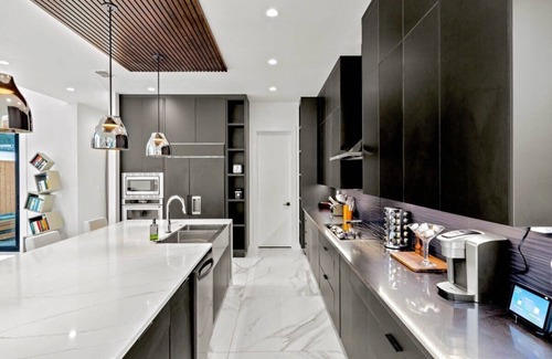 Knox - Henderson House | Upstay -Showstopper Home w Luxury Patio, Gym, Pool