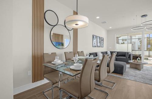 Four Corners House | Upstay - Sunny Clermont Getaway with Private Pool