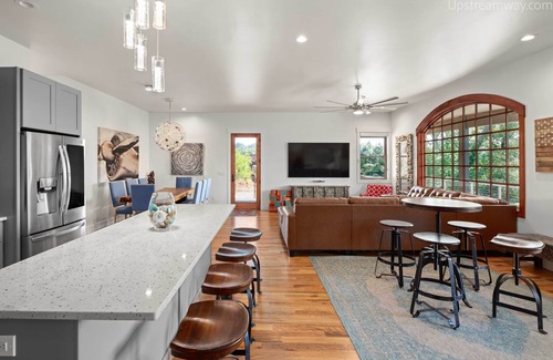 Asheville House | Upstream Bachelor Sanctuary - NO damage! Pure Water.
