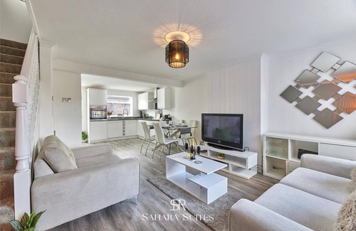 Newcastle-upon-Tyne House | Upto 20% OFF | Monthly 3BR | City Centre | Parking