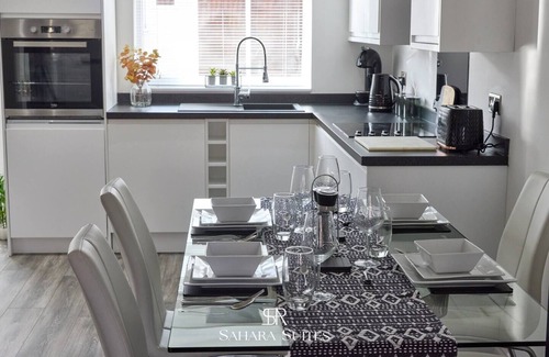 Newcastle-upon-Tyne House | Upto 20% OFF | Monthly 3BR | City Centre | Parking