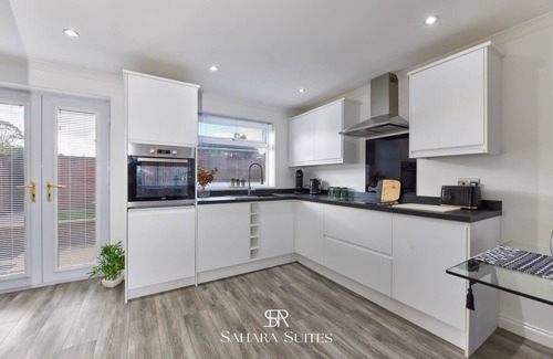 Newcastle-upon-Tyne House | Upto 20% OFF | Monthly 3BR | City Centre | Parking