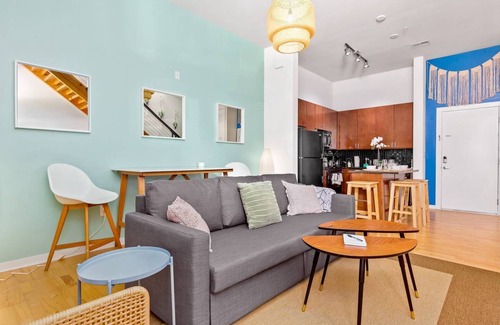 First Ward Apartment | Uptown 1st Ward | Minutes to Epicentre | Gym-Pool