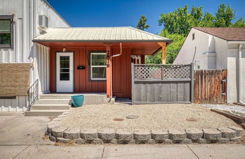 Depot Bench Apartment | Uptown 2 bedroom flat near Train Depot