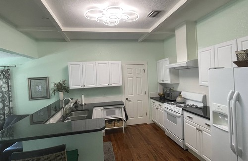 Historic Uptown House | Uptown Bungalow 2/2