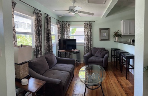 Historic Uptown House | Uptown Bungalow 2/2