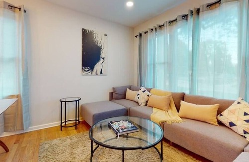 Birmingham House | Uptown Deco in Royal Oak/B · Uptown Deco in Royal Oak/Birmingham