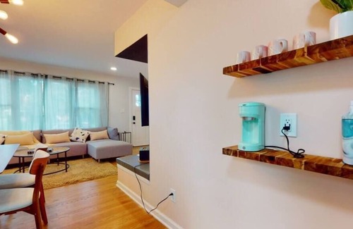 Birmingham House | Uptown Deco in Royal Oak/B · Uptown Deco in Royal Oak/Birmingham