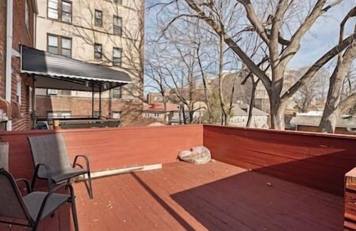 North Side House | Uptown Escape in Mount Vernon