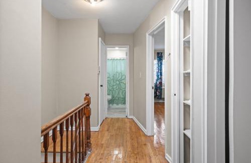 North Side Apartment | Uptown Escape
