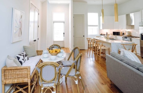 West Riverside House | Uptown Fun: 4 BR Home Near Magazine St| Courtyard