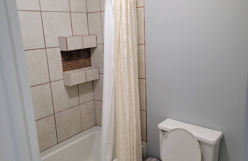 Westover Condo | Uptown Landing a Lovely 2 br 2 bth condo midtown.