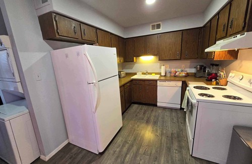 Albuquerque Apartment | UPTOWN LOCATED! Lovely with fireplace & Garden