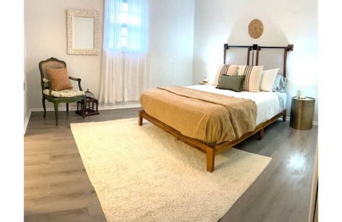 Chalk House | Uptown Luxury in small town Paducah TX