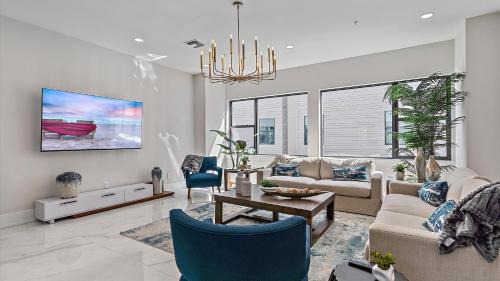 Downtown House | Uptown Luxury on Audubon