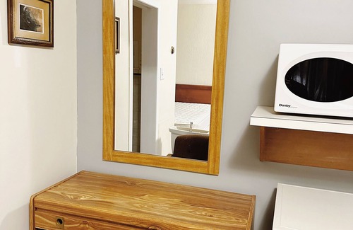 Estevan Hotel | Uptown Motel
