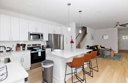 Charlotte House | Uptown Retreat Sleeps 10 w/Hot Tub, Games/Fenced