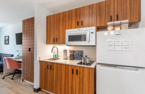 Greater Palm River Point CDC Hotel | Uptown Suites Extended Stay Tampa FL - Riverview