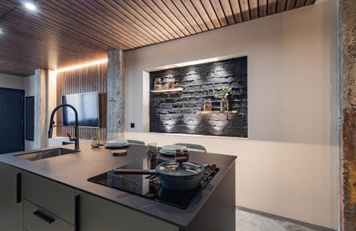 Bailen-Miraflores Apartment | Ura