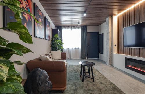 Bailen-Miraflores Apartment | Ura