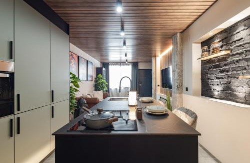 Bailen-Miraflores Apartment | Ura