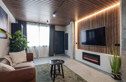 Bailen-Miraflores Apartment | Ura