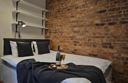Chorzow Apartment | URABN APARTMENTS Studio with garden No 2A Chorzów Katowice FREE PRIVATE PARKING, Self CHECK-IN
